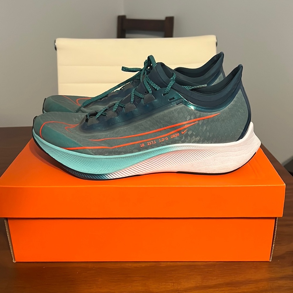 Mens Zoom fly 3 prm hakone size 9.5